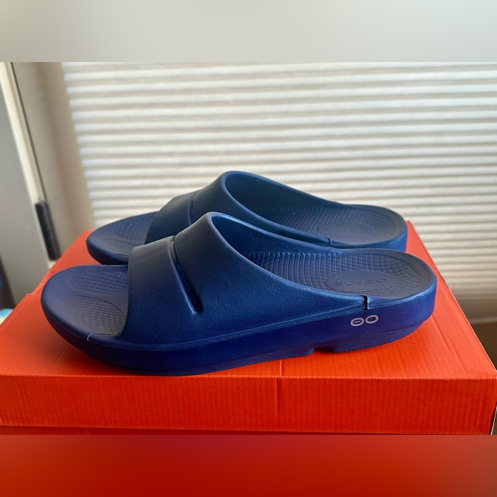 OOFOS Navy Comfort Unisex Slides - Picture 3 of 9